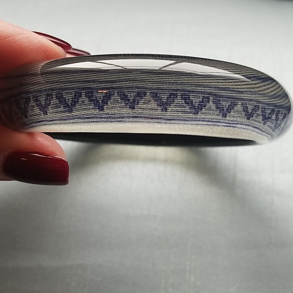 💲2 for $10💲Blue w/ black bangle bracelet - Picture 3 of 6